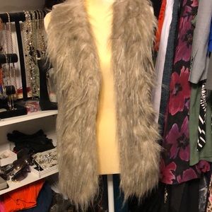 Sebby Collection faux fur vest Size M